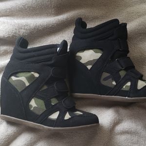 NWOT Nevada Camo Wedge Shoes